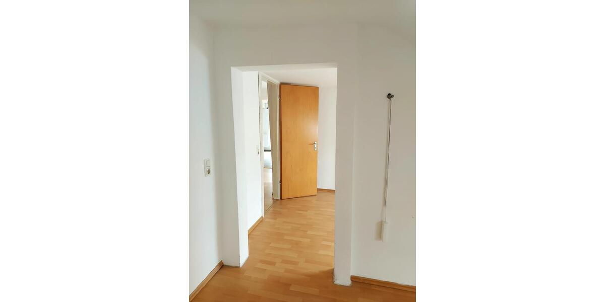 Dachgeschoßwohnung Duisburg Mittelmeiderich - 4.5 Zimmer, 115 m&sup2;, 860&euro; | Angebot:27535497