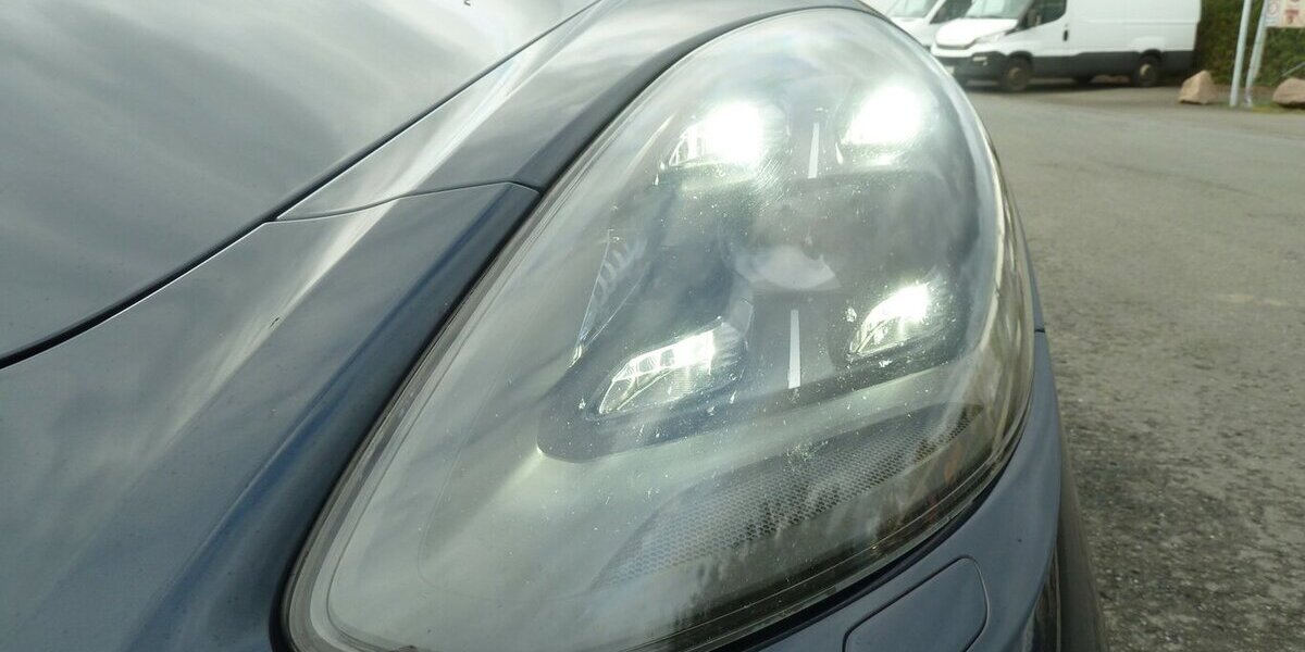 Porsche Panamera Turbo Sport Turismo Chrono Pano Matrix 105.000 km 62.900 &euro; Ratingen 40885