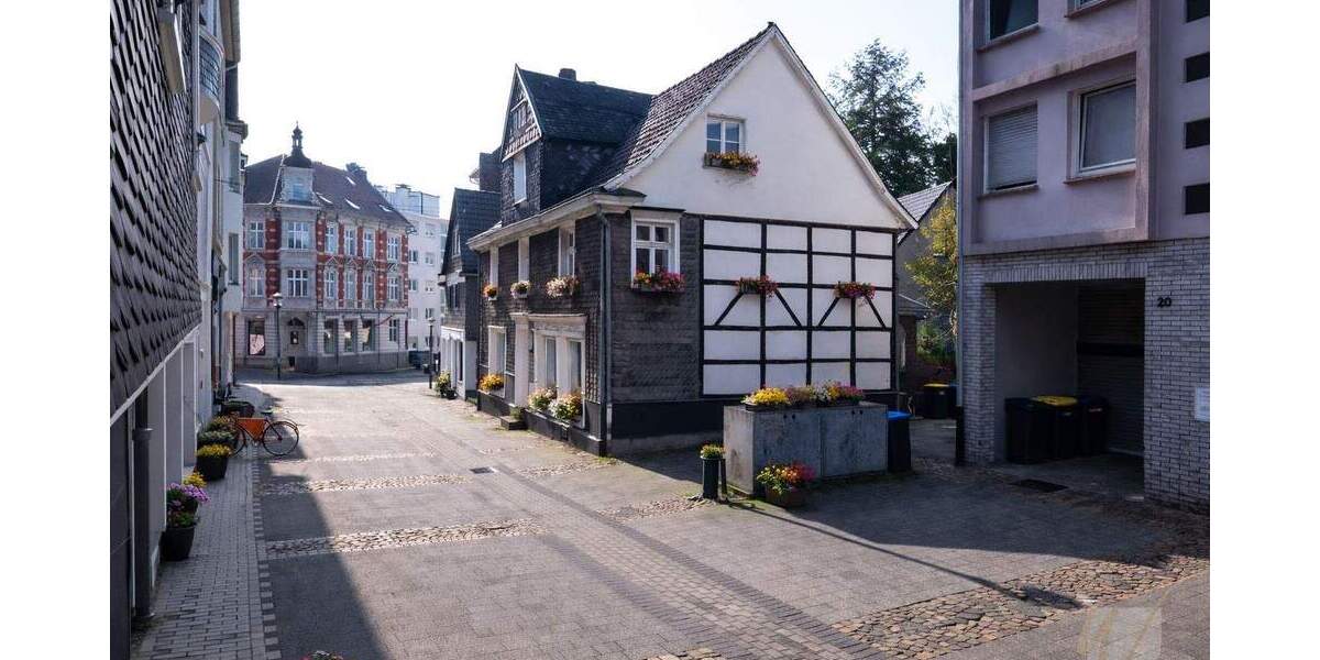 Mehrfamilienhaus, Wohnhaus Solingen Wald - 8 Zimmer, 140 m&sup2;, 299.000&euro; | Angebot:25836206