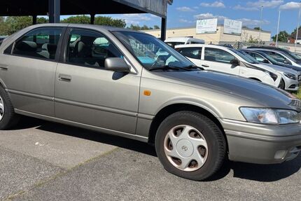 Toyota Camry 122.000 km 4.400 &euro; Essen 45356