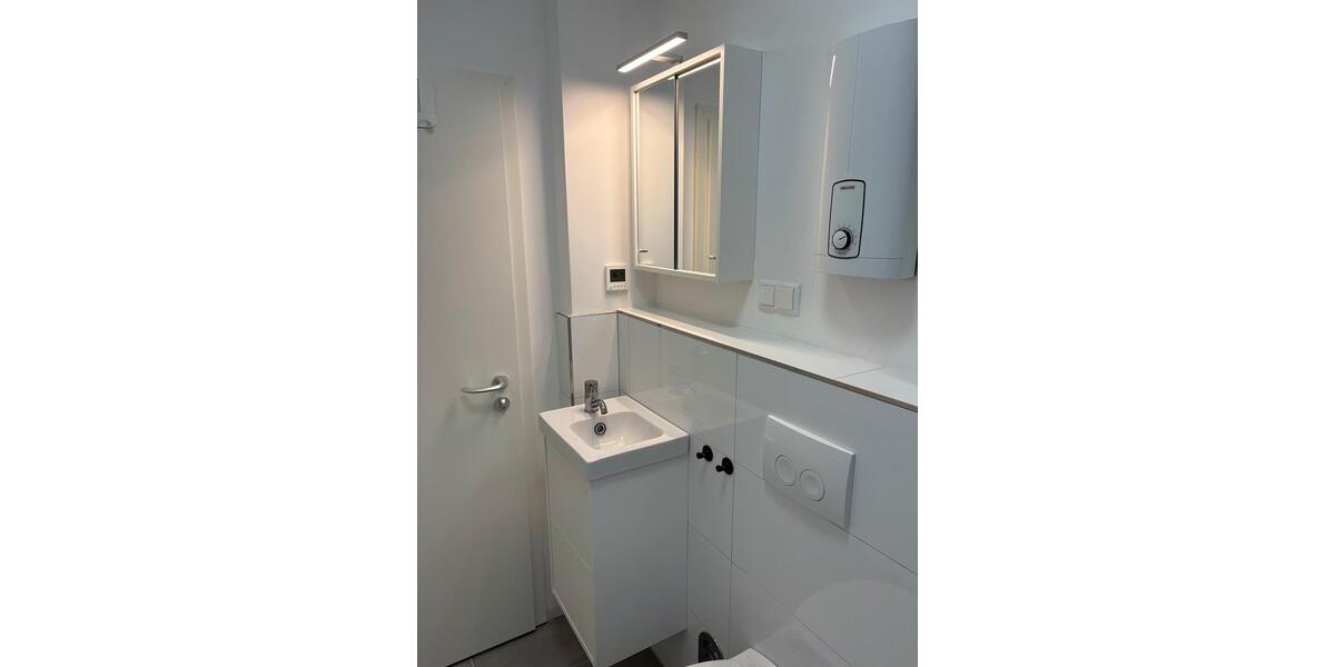 Hochparterre Essen Stadtbezirk VI - 1 Zimmer, 20 m&sup2;, 649&euro; | Angebot:27541873