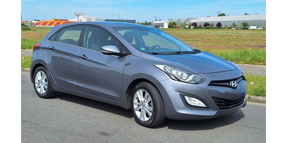 Hyundai i30 120.000 km 7.500 &euro; Oberhausen 46145