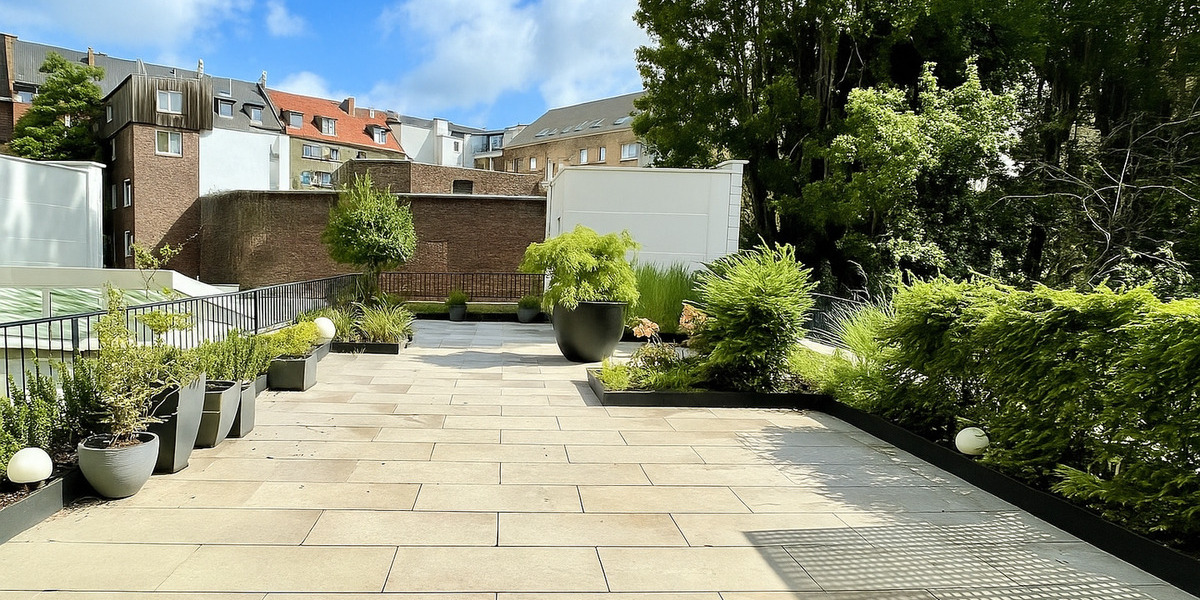 Etagenwohnung Düsseldorf Friedrichstadt - 3 Zimmer, 162 m&sup2;, 2.500&euro; | Angebot:25738818