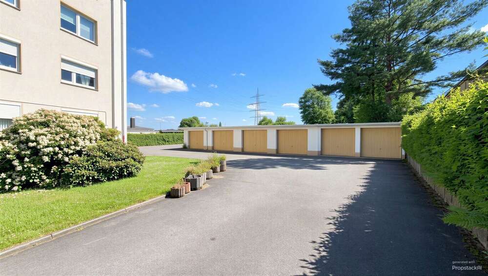Helle 3,5-Zimmer-Wohnung mit Garage, Kellerraum und Dachboden-Stauraum - Erdgeschoßwohnung Essen Stadtbezirk III | Angebot:27200883