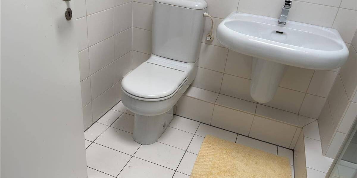 Etagenwohnung Krefeld Cracau - 6 Zimmer, 193 m&sup2;, 379.000&euro; | Angebot:25686084