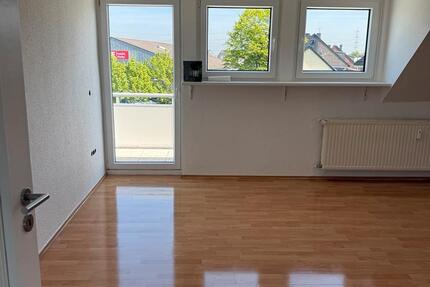 Wohnung Neuss Holzheim - 3 Zimmer, 74 m&sup2;, 950&euro; | Angebot:26301695