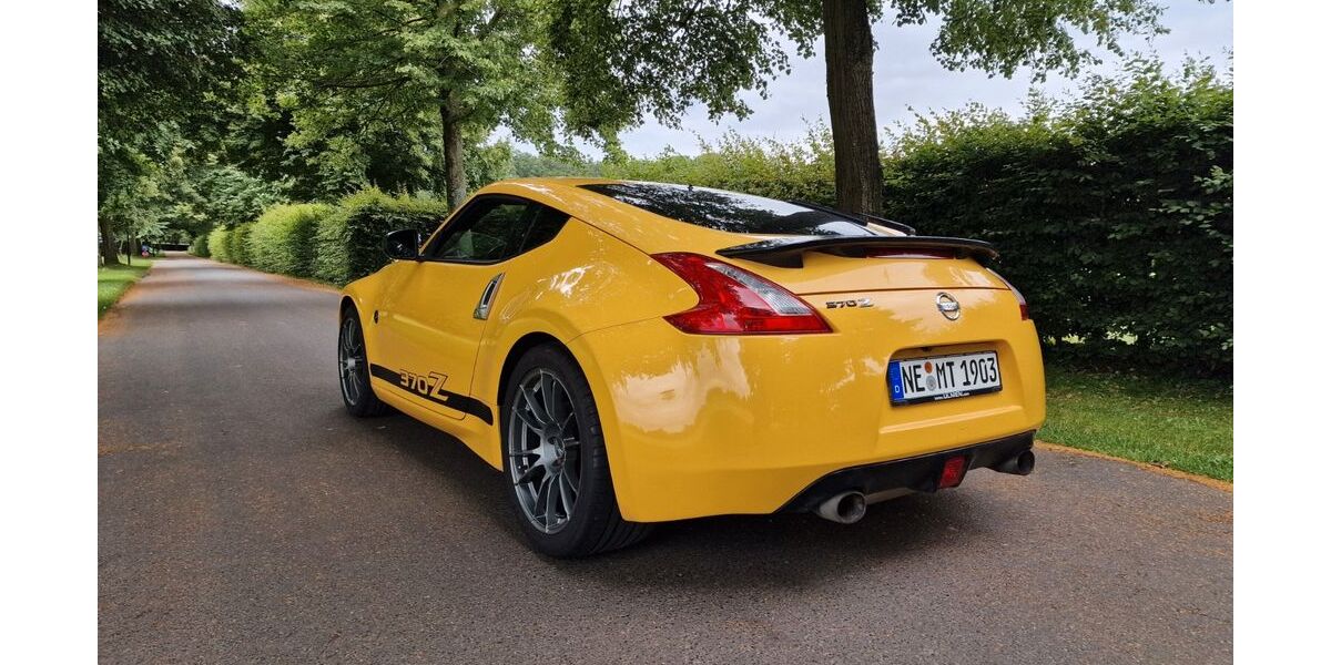 Nissan 370Z 141.600 km 16.990 &euro; Neuss 41472