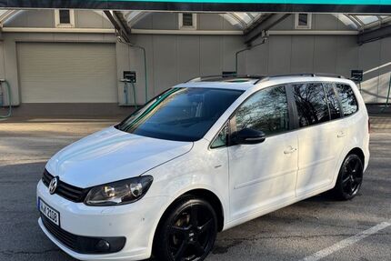 VW Touran 148.000 km 8.690 &euro; Wuppertal 42289