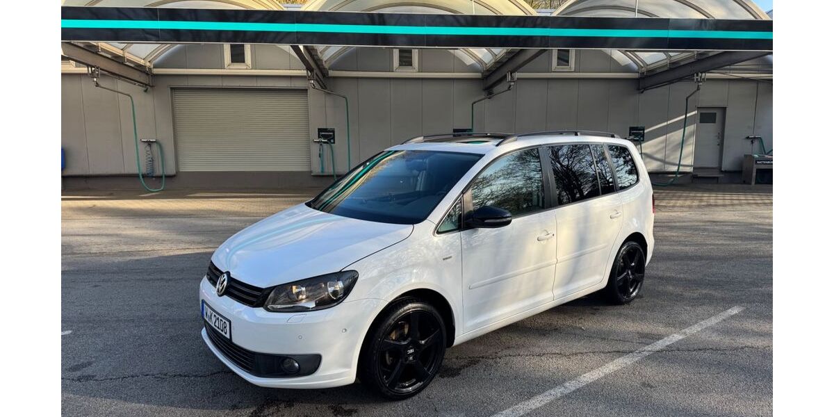 VW Touran 148.000 km 8.690 &euro; Wuppertal 42289