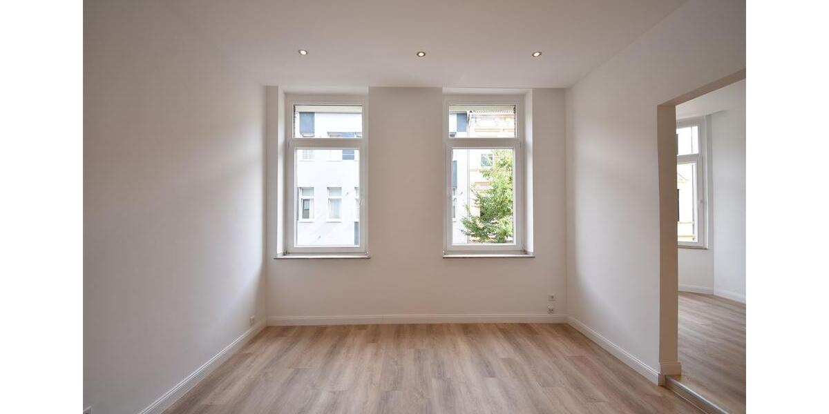 Etagenwohnung Krefeld - 2 Zimmer, 81 m&sup2;, 695&euro; | Angebot:21845411