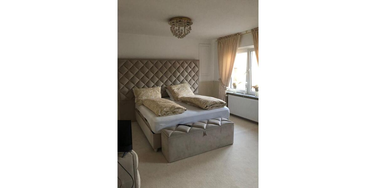 Etagenwohnung Duisburg Mittelmeiderich - 6 Zimmer, 169 m&sup2;, 253.000&euro; | Angebot:26929867