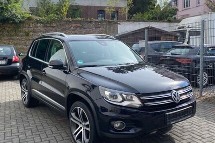VW Tiguan 225.965 km 9.600 &euro; Solingen 42655