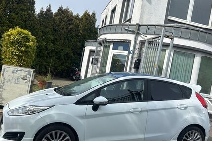 Ford Fiesta 84.000 km 5.900 &euro; Essen 45326