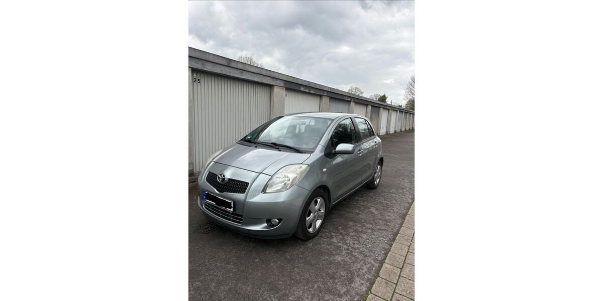 Toyota Yaris 192.813 km 3.299 &euro; Wülfrath 42489