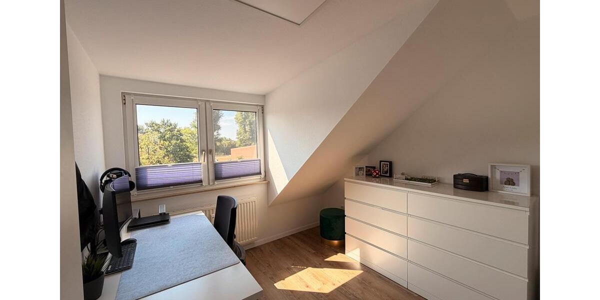 Dachgeschoßwohnung Duisburg Huckingen - 3 Zimmer, 70 m&sup2;, 230.000&euro; | Angebot:27213800