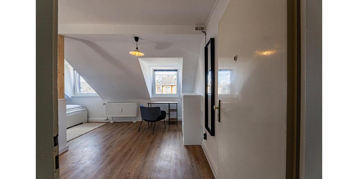 Dachgeschoßwohnung Düsseldorf Derendorf - 1 Zimmer, 55 m&sup2;, 900&euro; | Angebot:27549182