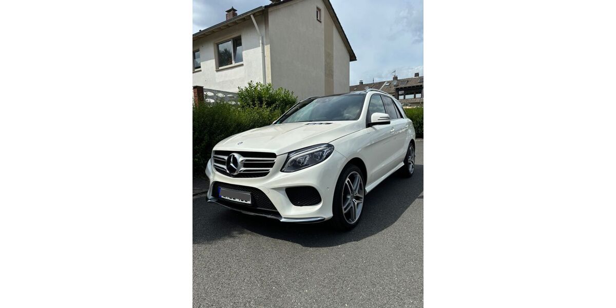 Mercedes-Benz GLE 500 155.000 km 28.900 &euro; Essen 45130