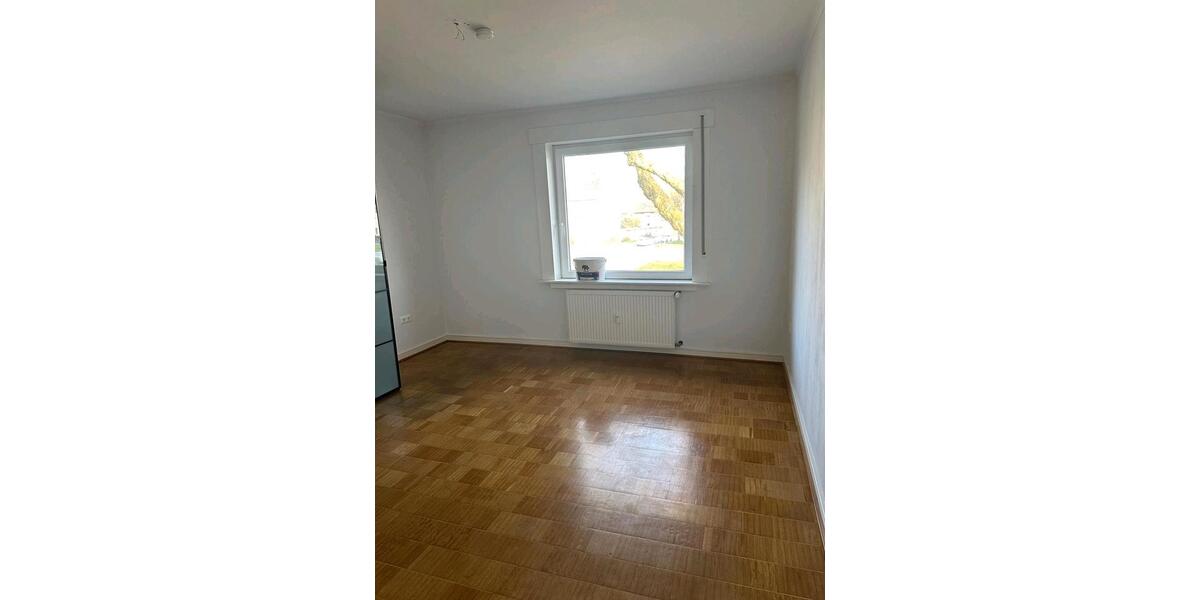 Etagenwohnung Duisburg Hamborn - 4 Zimmer, 110 m&sup2;, 1.350&euro; | Angebot:26355251