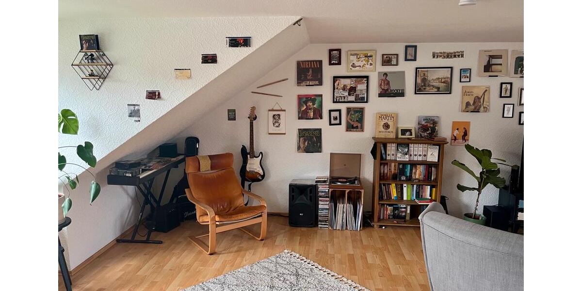 Dachgeschoßwohnung Essen Stadtbezirk IV - 3 Zimmer, 90 m&sup2;, 854&euro; | Angebot:26013827