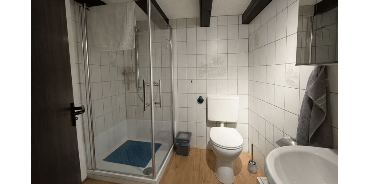 Einfamilienhaus Düsseldorf Wersten - 9 Zimmer, 340 m&sup2;, 800.000&euro; | Angebot:25686772