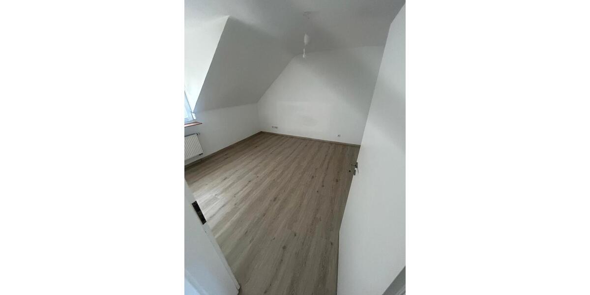 Dachgeschoßwohnung Düsseldorf Oberbilk - 3 Zimmer, 69 m&sup2;, 380.000&euro; | Angebot:27450793
