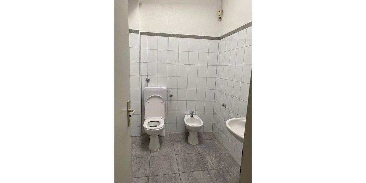 Gewerbeobjekt Düsseldorf Pempelfort - 3 Zimmer, 2.200&euro; | Angebot:26554978