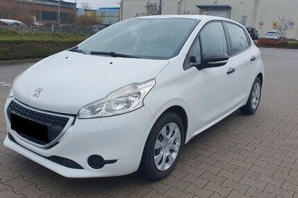 Peugeot 208 98.000 km 3.100 &euro; Krefeld 47804