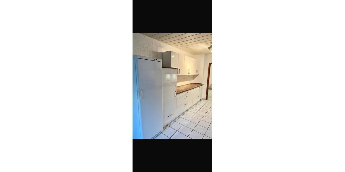 Etagenwohnung Essen Stadtbezirk VII - 4 Zimmer, 100 m&sup2;, 1.300&euro; | Angebot:27557495