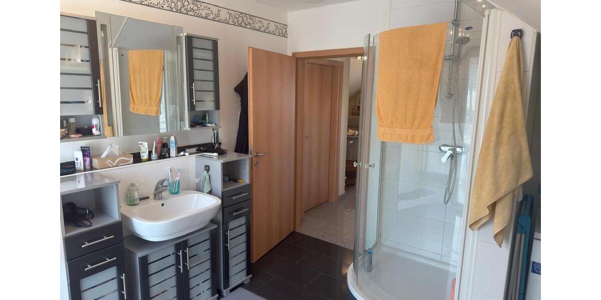 Dachgeschoßwohnung Duisburg Duisburg-Mitte - 2.5 Zimmer, 65 m&sup2;, 189.000&euro; | Angebot:27197338