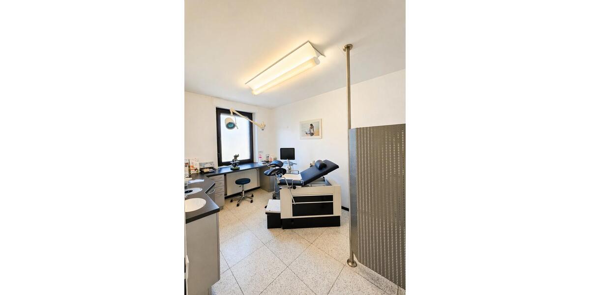 Etagenwohnung Krefeld Dießem - 7 Zimmer, 107 m&sup2;, 950&euro; | Angebot:26253482