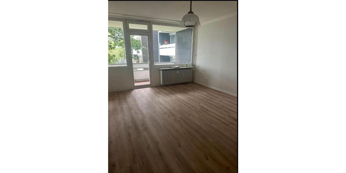 Hochparterre Solingen Central - 3 Zimmer, 71 m&sup2;, 650&euro; | Angebot:25408490