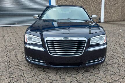 Chrysler 300C 198.000 km 11.699 &euro; Moers 47441