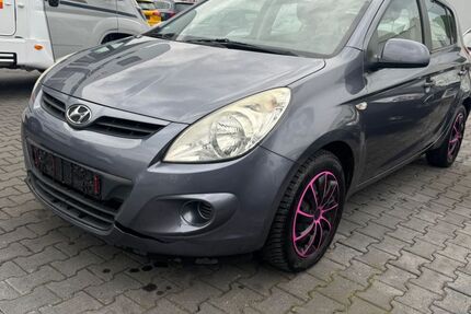Hyundai i20 140.000 km 2.270 &euro; Essen 45356
