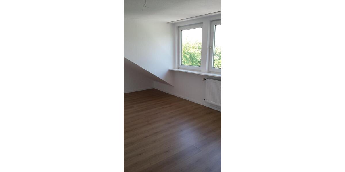 Dachgeschoßwohnung Essen Stadtbezirk VIII - 2 Zimmer, 60 m&sup2;, 540&euro; | Angebot:25408527