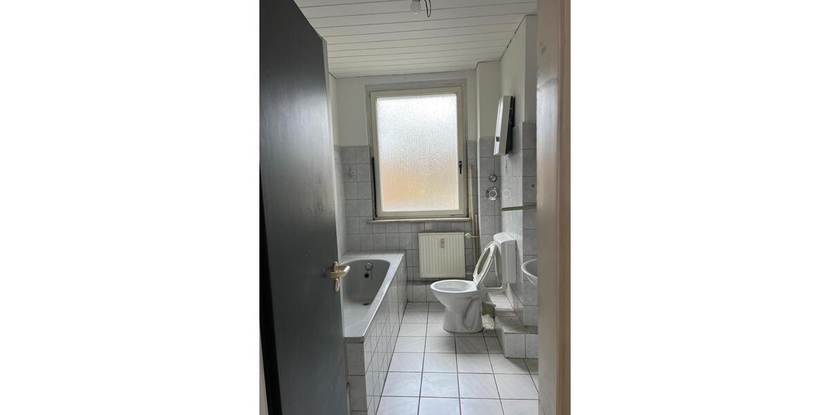 Etagenwohnung Duisburg Beeck - 2 Zimmer, 75 m&sup2;, 560&euro; | Angebot:25972346