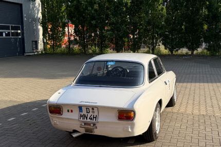 Alfa Romeo GT 90.000 km 32.900 &euro; Düsseldorf 40545