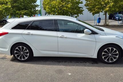Hyundai i40 165.000 km 4.450 &euro; Dormagen 41541