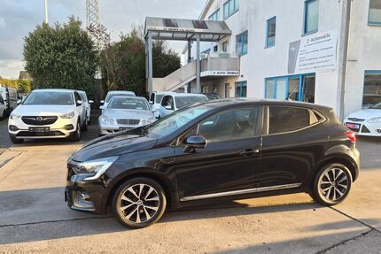 Renault Clio 157.021 km 8.900 &euro; Hilden 40721