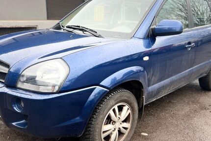 Hyundai TUCSON 112.000 km 2.350 &euro; Oberhausen 46045