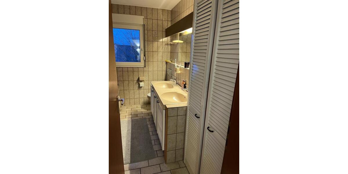 Etagenwohnung Kaarst - 3 Zimmer, 80 m&sup2;, 1.280&euro; | Angebot:26322228