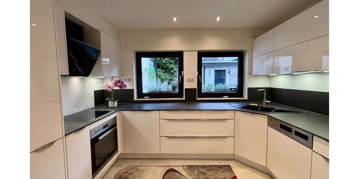 Reihenmittelhaus Krefeld Hüls - 4 Zimmer, 136 m&sup2;, 486.000&euro; | Angebot:25654258