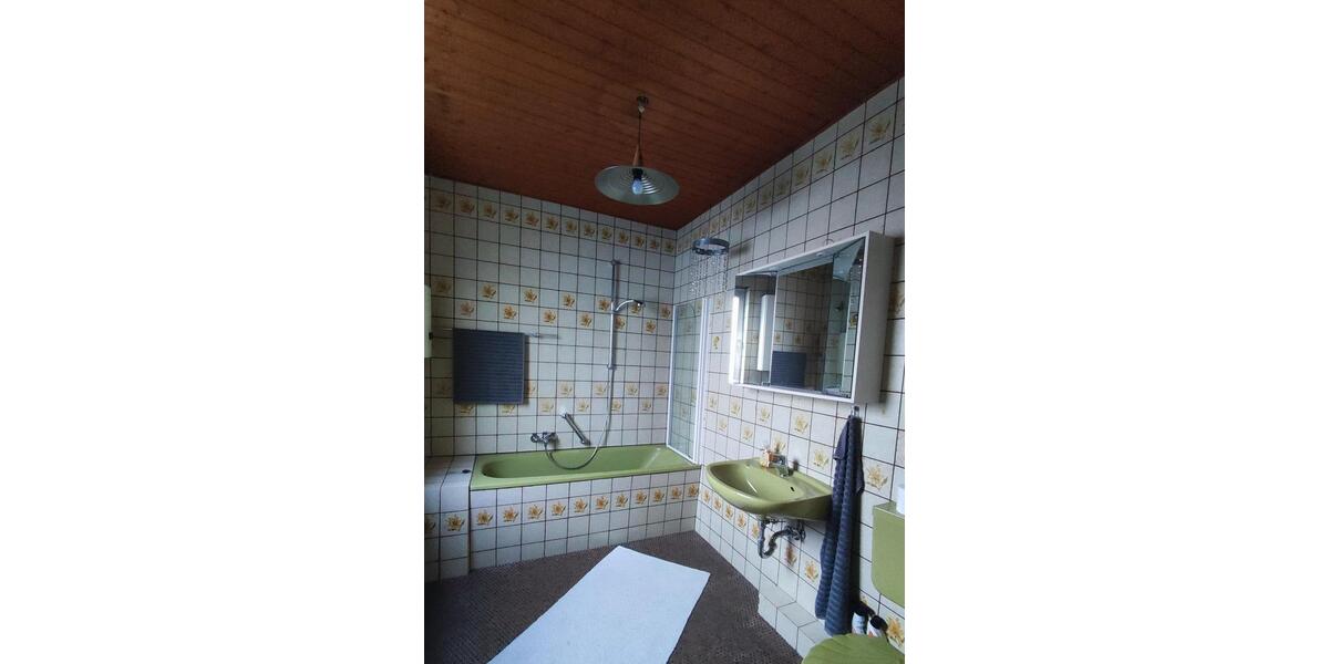Einfamilienhaus Solingen Aufderhöhe - 5 Zimmer, 148 m&sup2;, 1.150&euro; | Angebot:26326630