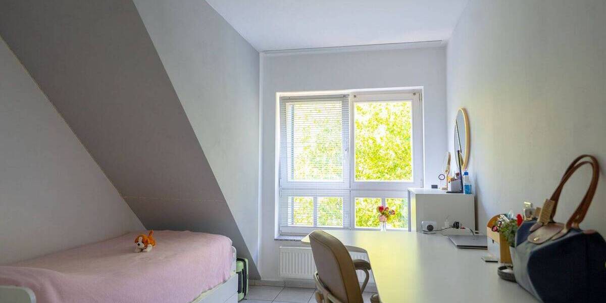 Etagenwohnung Krefeld / Cracau Cracau - 4 Zimmer, 91 m&sup2;, 259.000&euro; | Angebot:25695251