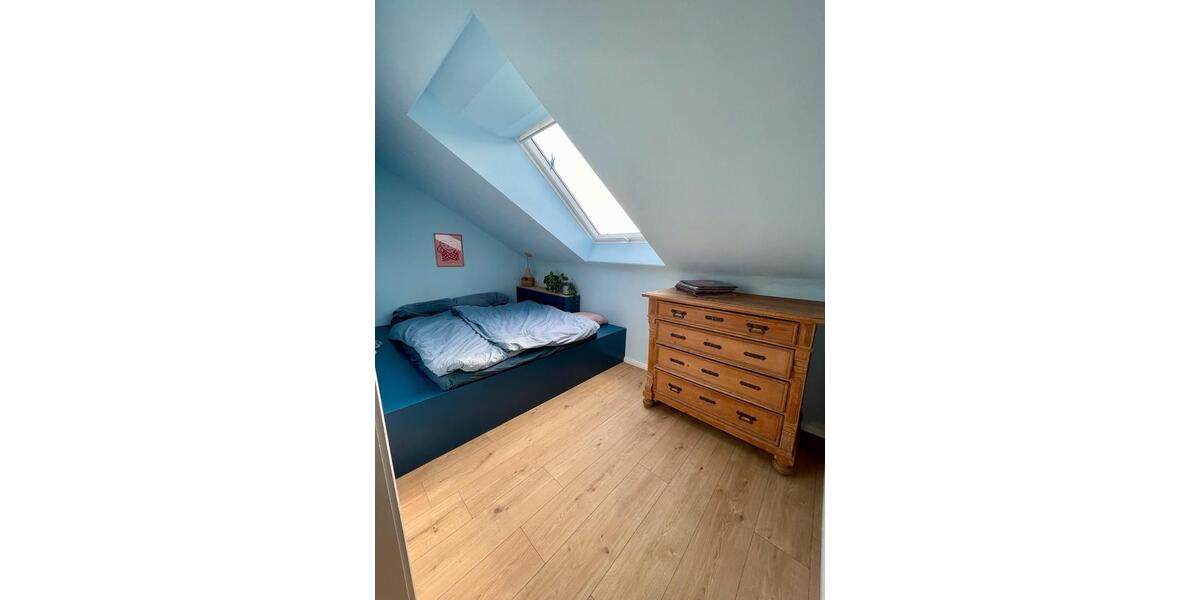 Dachgeschoßwohnung Krefeld Gellep-Stratum - 2.5 Zimmer, 60 m&sup2;, 168.000&euro; | Angebot:27197687