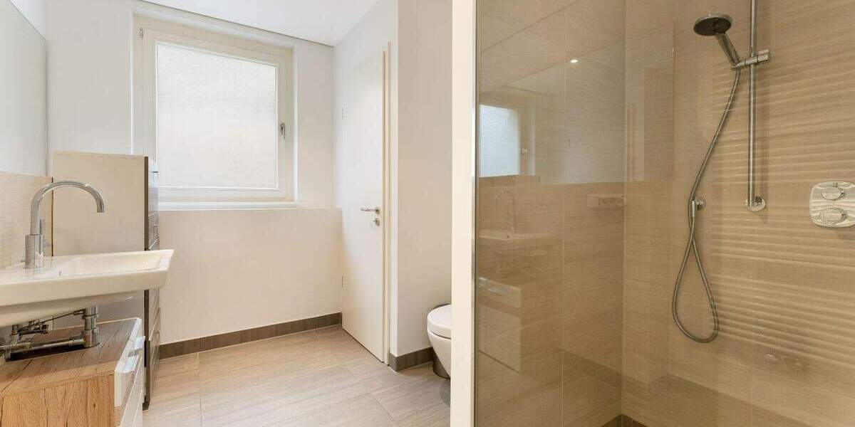 Etagenwohnung Düsseldorf Heerdt - 5 Zimmer, 189 m&sup2;, 1.250.000&euro; | Angebot:26016999