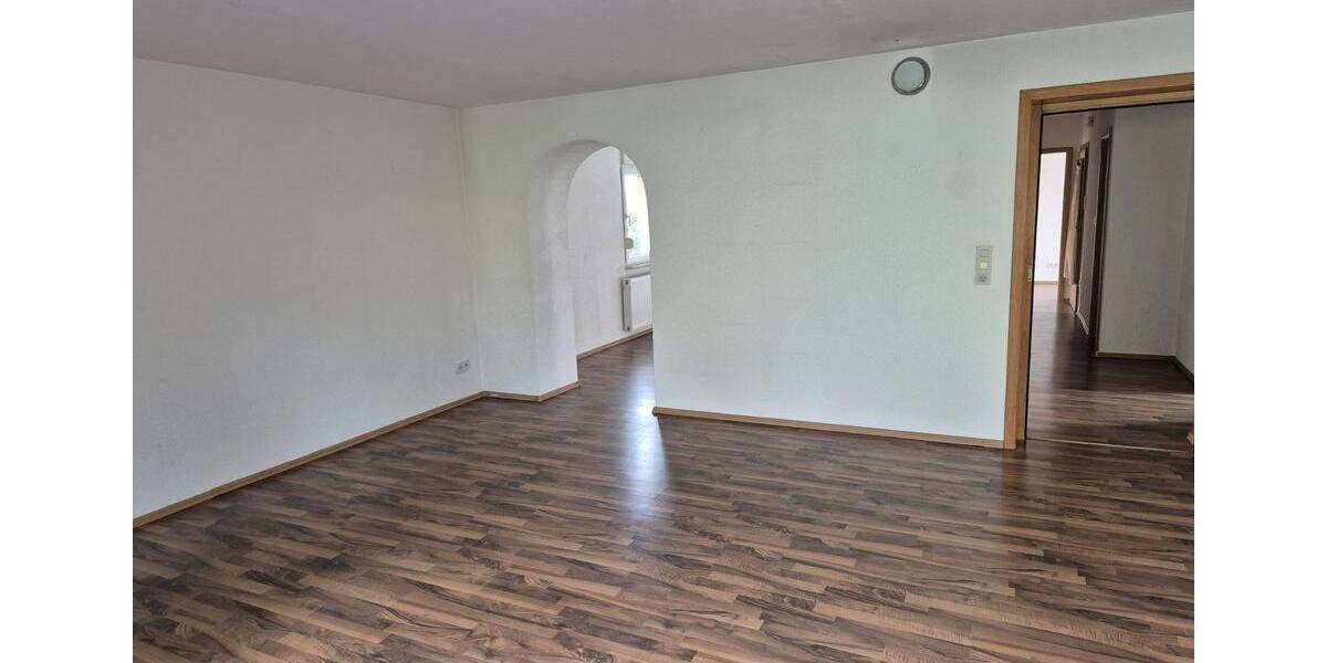 Erdgeschoßwohnung Remscheid Lüttringhausen - 3 Zimmer, 92 m&sup2;, 1.220&euro; | Angebot:25054986