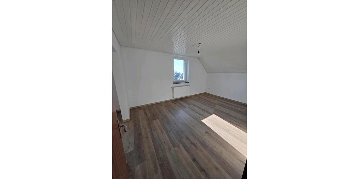 Etagenwohnung Solingen Mitte - 3 Zimmer, 70 m&sup2;, 680&euro; | Angebot:25933003