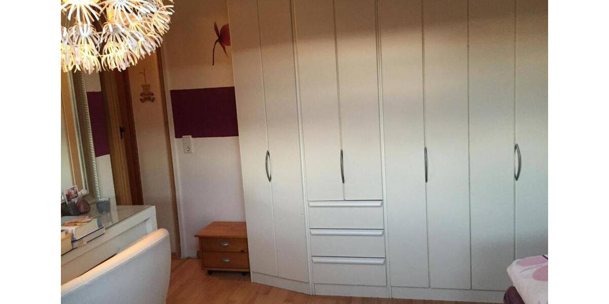 Dachgeschoßwohnung Duisburg Mittelmeiderich - 2 Zimmer, 45 m&sup2;, 450&euro; | Angebot:25894328