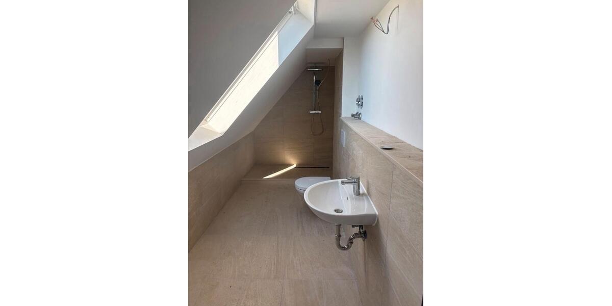 Dachgeschoßwohnung Duisburg Essenberg - 2 Zimmer, 80 m&sup2;, 750&euro; | Angebot:27551041