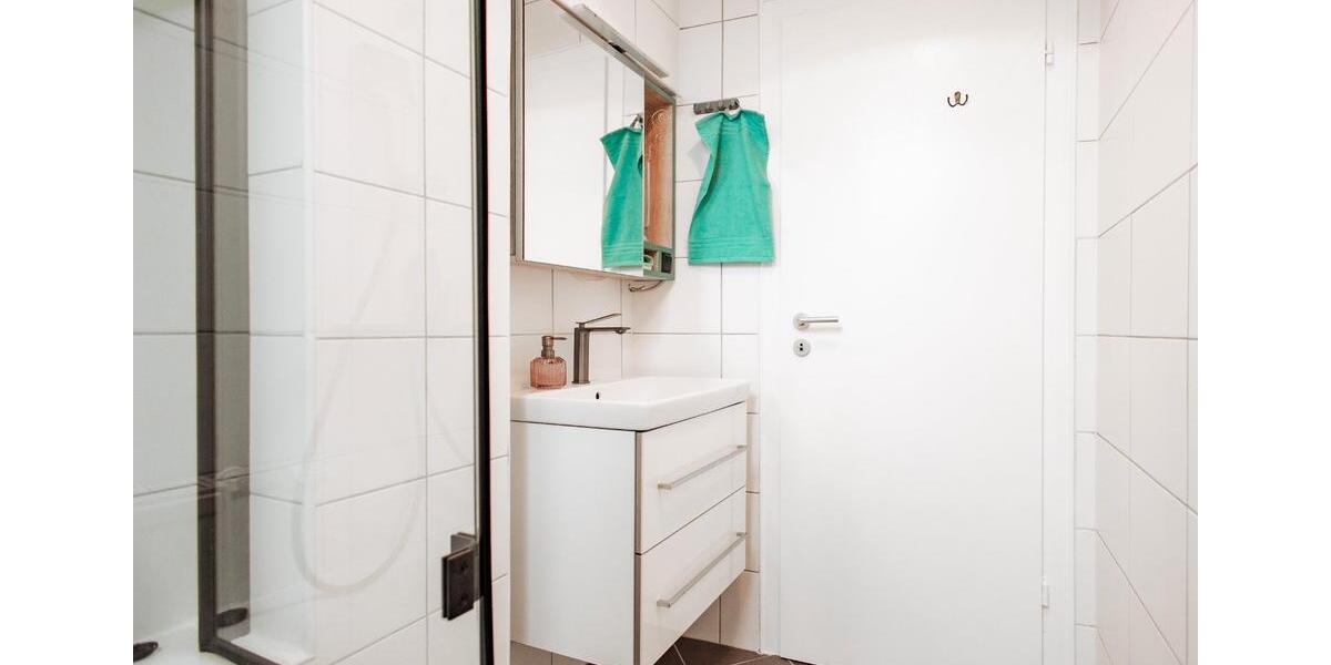 Dachgeschoßwohnung Neuss Augustinusviertel - 2.5 Zimmer, 67 m&sup2;, 1.100&euro; | Angebot:25968665
